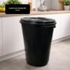 kznhoij87a-lg-3.jpg Lixeira com Tampa 60L - Preta