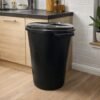 z4agj3df9d-xl-1.jpg Lixeira com Tampa 60L - Preta